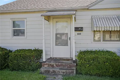 Exterior - 662 Reading Dr, Springfield, OH 45505 photo 4 of 10