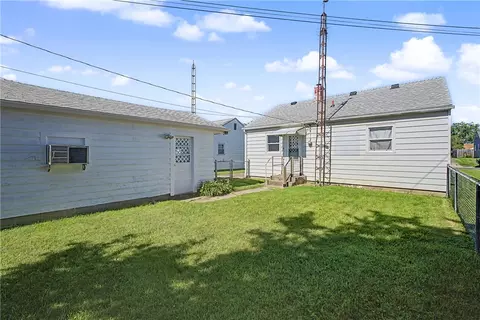 Exterior - 662 Reading Dr, Springfield, OH 45505 photo 6 of 10