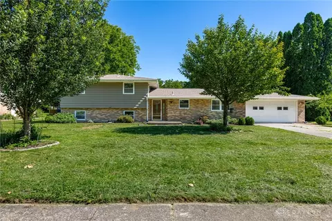 655 Paxson Dr, Yellow Springs, OH 45387