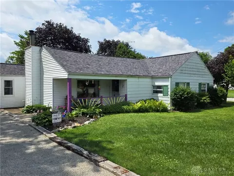 8644 National Rd, Brookville, OH 45309