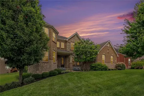 8961 Oakcrest Way, West Chester, OH 45069