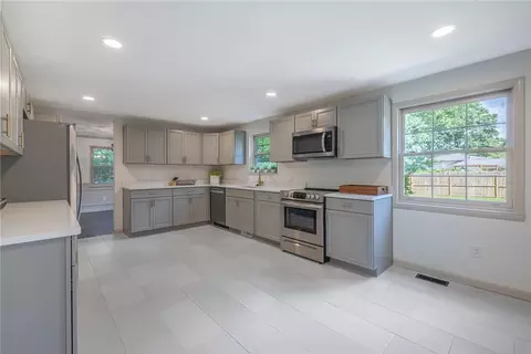 Kitchen - 5001 Polen Dr, Kettering, OH 45440 photo 1 of 7