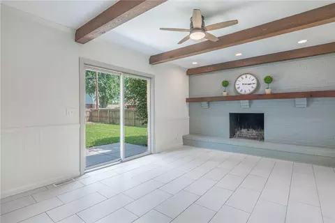 Living - 5001 Polen Dr, Kettering, OH 45440 photo 4 of 5