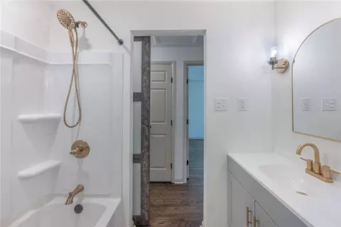 Bath - 5001 Polen Dr, Kettering, OH 45440 photo 4 of 5
