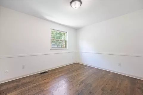 Bedroom - 5001 Polen Dr, Kettering, OH 45440 photo 1 of 9