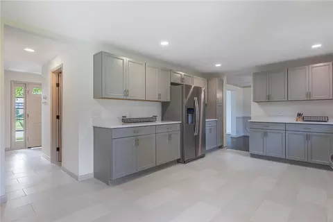 Kitchen - 5001 Polen Dr, Kettering, OH 45440 photo 2 of 7
