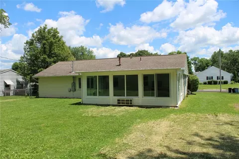 Exterior - 3215 Nantucket St, Springfield, OH 45503 photo 6 of 7