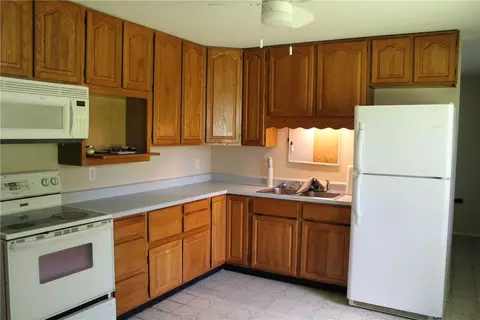 Kitchen - 3215 Nantucket St, Springfield, OH 45503 photo 2 of 2