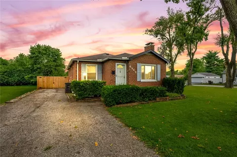 4948 Dinsmore Rd, West Carrollton, OH 45449
