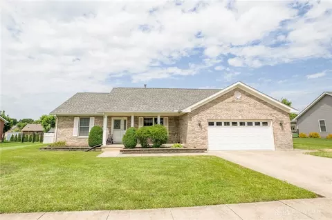 129 Honeysuckle Way, Eaton, OH 45320