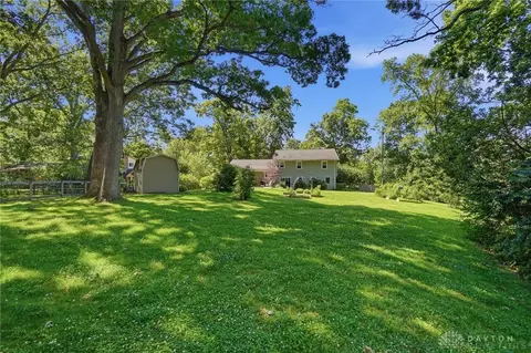 Exterior - 1918 Devon Dr, Springfield, OH 45503 photo 6 of 12