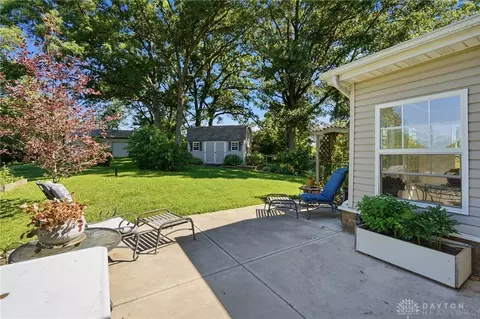 Exterior - 1918 Devon Dr, Springfield, OH 45503 photo 11 of 12