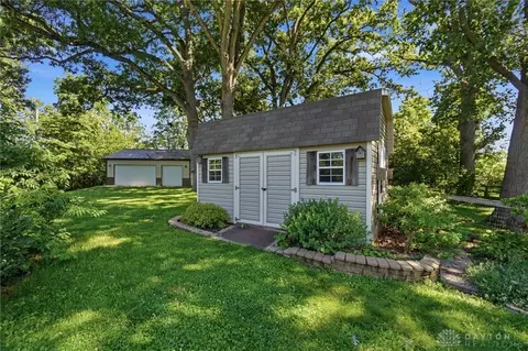 Exterior - 1918 Devon Dr, Springfield, OH 45503 photo 8 of 12