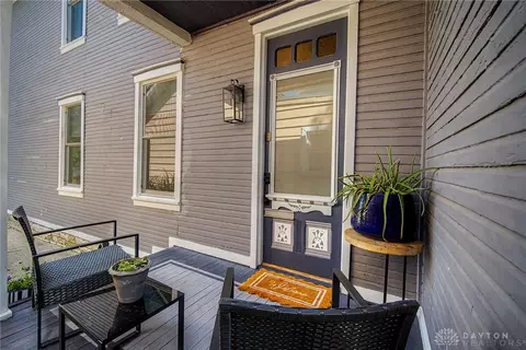 18 Garret St, Dayton, OH 45410