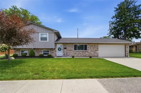 109 Beechwood Ave, Brookville, OH 45309