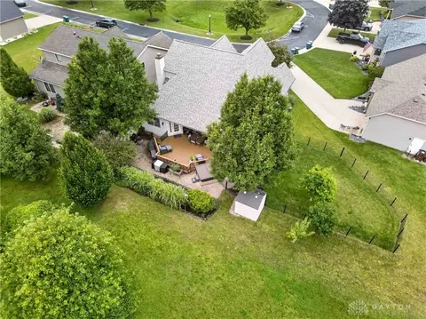 120 Village Green Dr, Sidney, OH 45365
