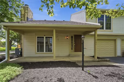 1007 Foxshire Pl, Centerville, OH 45458