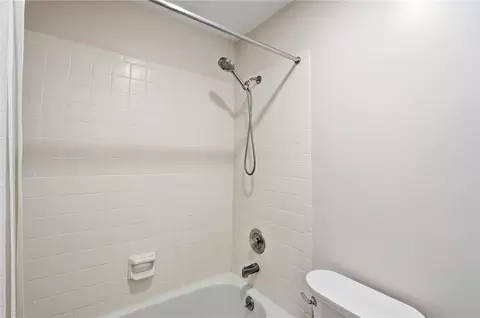 Bath - 1007 Foxshire Pl, Centerville, OH 45458 photo 4 of 4