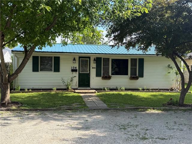104 2nd St, Piqua, OH 45356