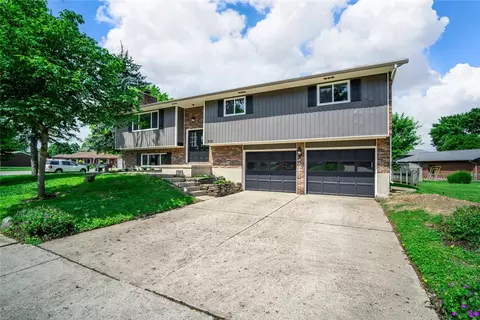 1021 Bermuda Dr, Miamisburg, OH 45342
