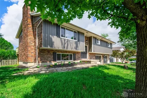 1021 Bermuda Dr, Miamisburg, OH 45342