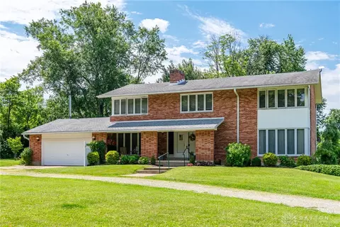 2473 Linebaugh Rd, Xenia, OH 45385