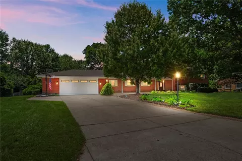 686 Evans Ln, Washington Township, OH 45459