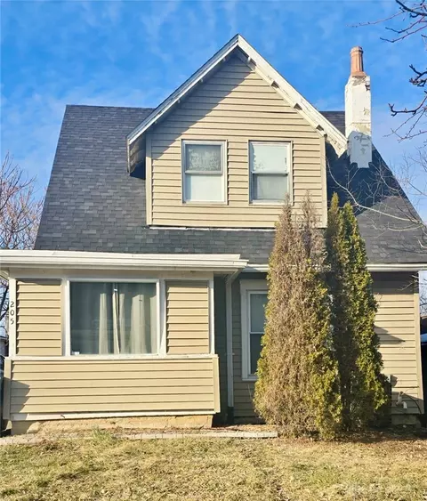 205 E Siebenthaler Ave, Dayton, OH 45405