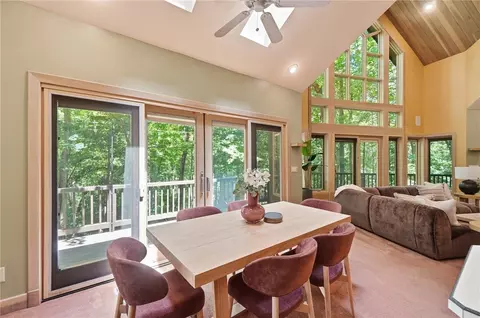 Dining - 2892 River End Ct, Sugarcreek Township, OH 45370 photo 1 of 5