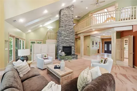 Living - 2892 River End Ct, Sugarcreek Township, OH 45370 photo 3 of 6