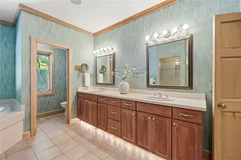 Bath - 2892 River End Ct, Sugarcreek Township, OH 45370 photo 2 of 11