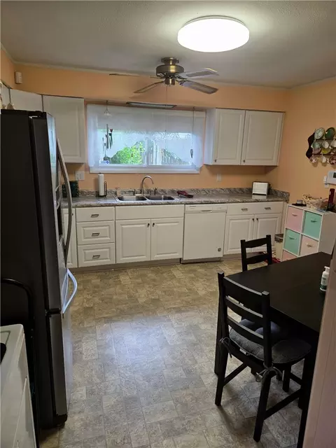 Kitchen - 808 Hollendale Dr, Kettering, OH 45429 photo 1 of 2