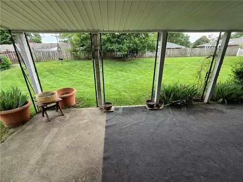 Exterior - 808 Hollendale Dr, Kettering, OH 45429 photo 2 of 3