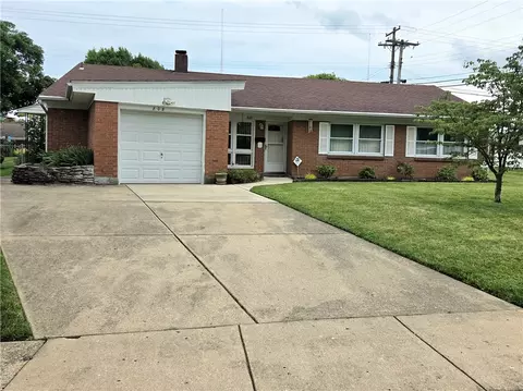 808 Hollendale Dr, Kettering, OH 45429