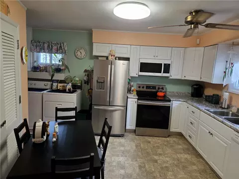 Kitchen - 808 Hollendale Dr, Kettering, OH 45429 photo 2 of 2