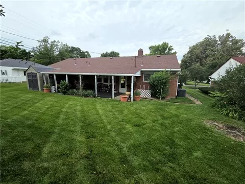 Exterior - 808 Hollendale Dr, Kettering, OH 45429 photo 3 of 3