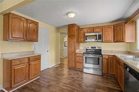 Kitchen - 185 Broadripple Rd, Centerville, OH 45458 photo 1 of 3