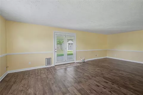 Living - 185 Broadripple Rd, Centerville, OH 45458 photo 2 of 2