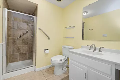 Bath - 185 Broadripple Rd, Centerville, OH 45458 photo 1 of 5