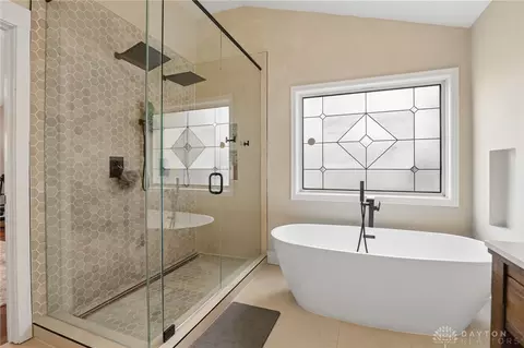 Bath - 8179 Worcester Dr, Maineville, OH 45039 photo 4 of 6
