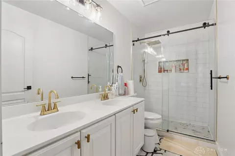 Bath - 8179 Worcester Dr, Maineville, OH 45039 photo 2 of 6