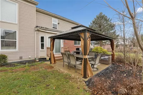 Exterior - 8179 Worcester Dr, Maineville, OH 45039 photo 3 of 9