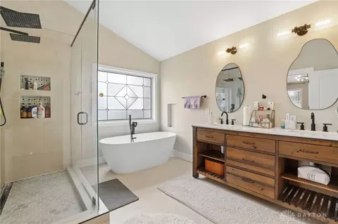 Bath - 8179 Worcester Dr, Maineville, OH 45039 photo 3 of 6
