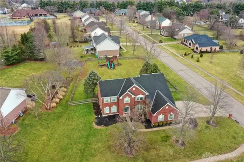 View/Area - 8179 Worcester Dr, Maineville, OH 45039 photo 2 of 7
