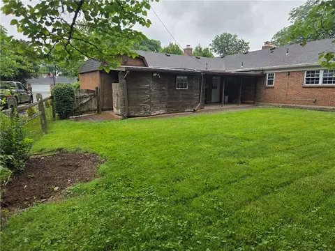Exterior - 843 Maxwelton Ln, Centerville, OH 45459 photo 3 of 5
