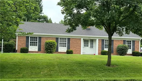 843 Maxwelton Ln, Centerville, OH 45459