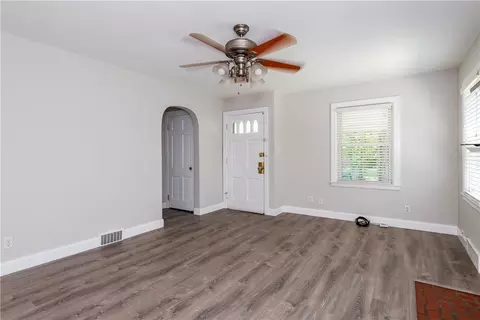 Living - 2829 Kenview Ave, Dayton, OH 45420 photo 1 of 7