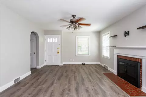 Living - 2829 Kenview Ave, Dayton, OH 45420 photo 3 of 7