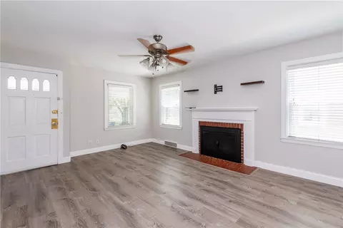 Living - 2829 Kenview Ave, Dayton, OH 45420 photo 2 of 7