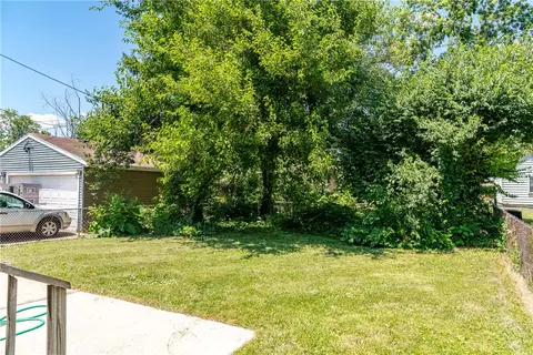 Exterior - 2829 Kenview Ave, Dayton, OH 45420 photo 7 of 9
